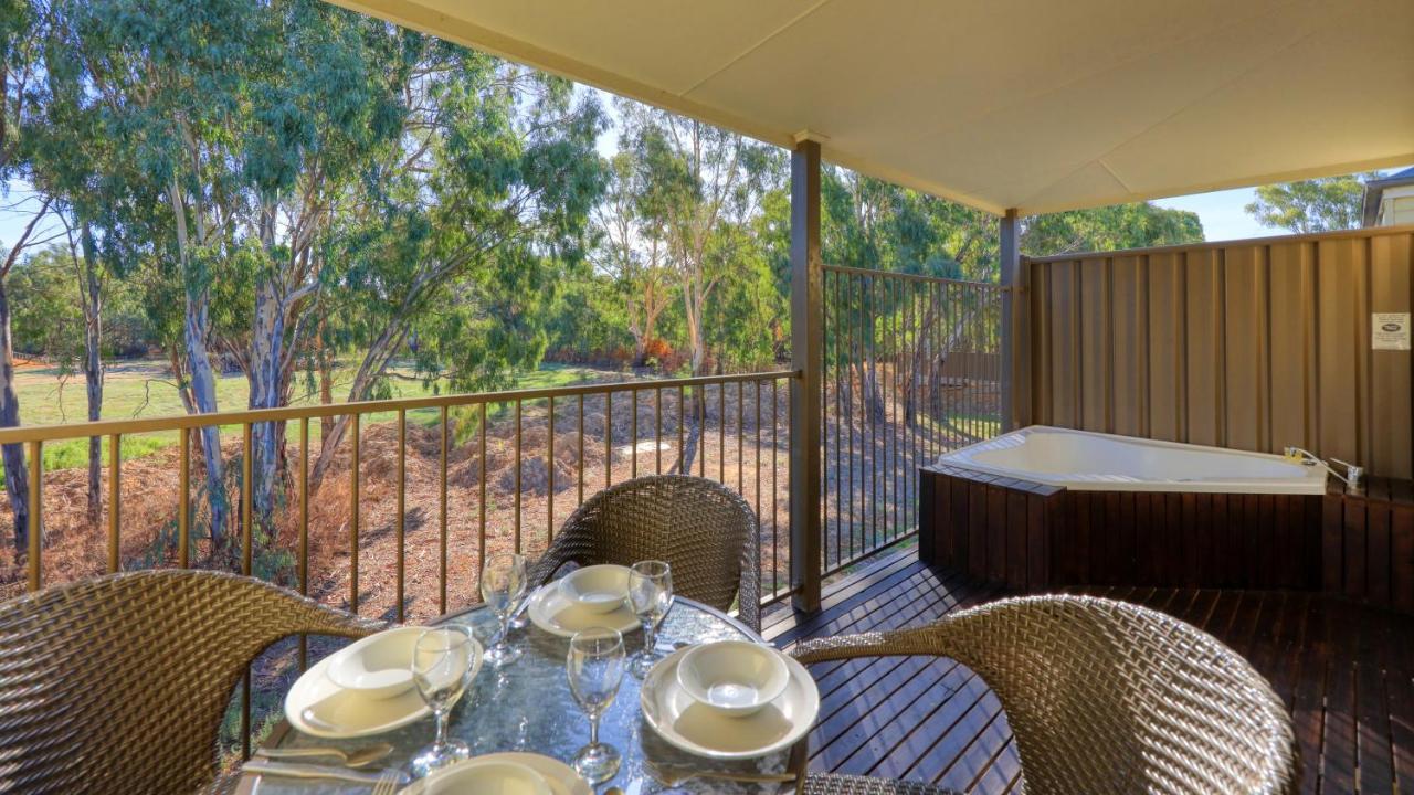 Bridges On Meninya Motel & Apartments Moama Exterior foto
