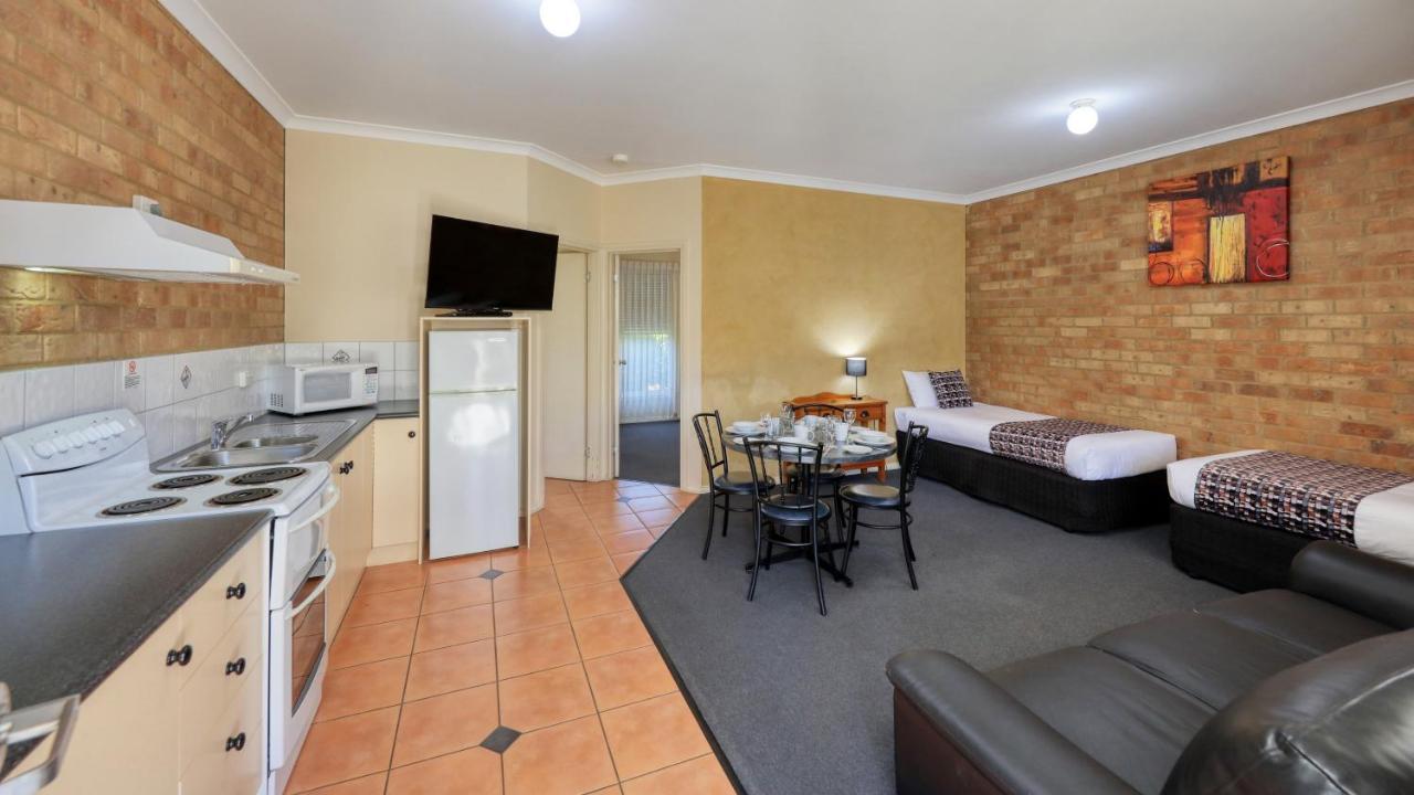 Bridges On Meninya Motel & Apartments Moama Exterior foto